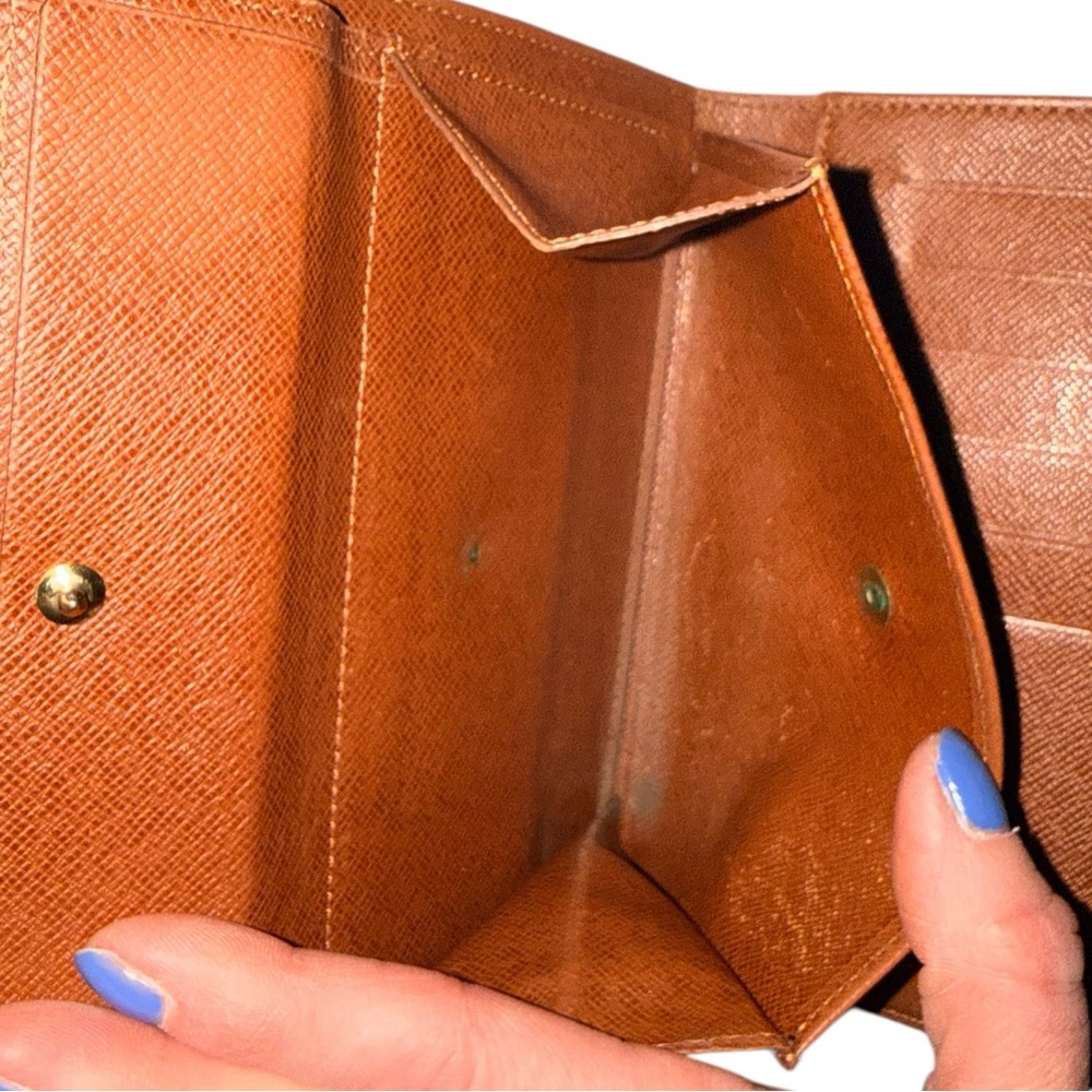 Louis Vuitton Vintage Porte-Tresor Passport Trifold Wallet (Made in France) - Picture 8 of 14